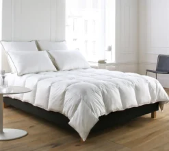 COUETTE SYNTHETIQUE PALAIS ROYAL .