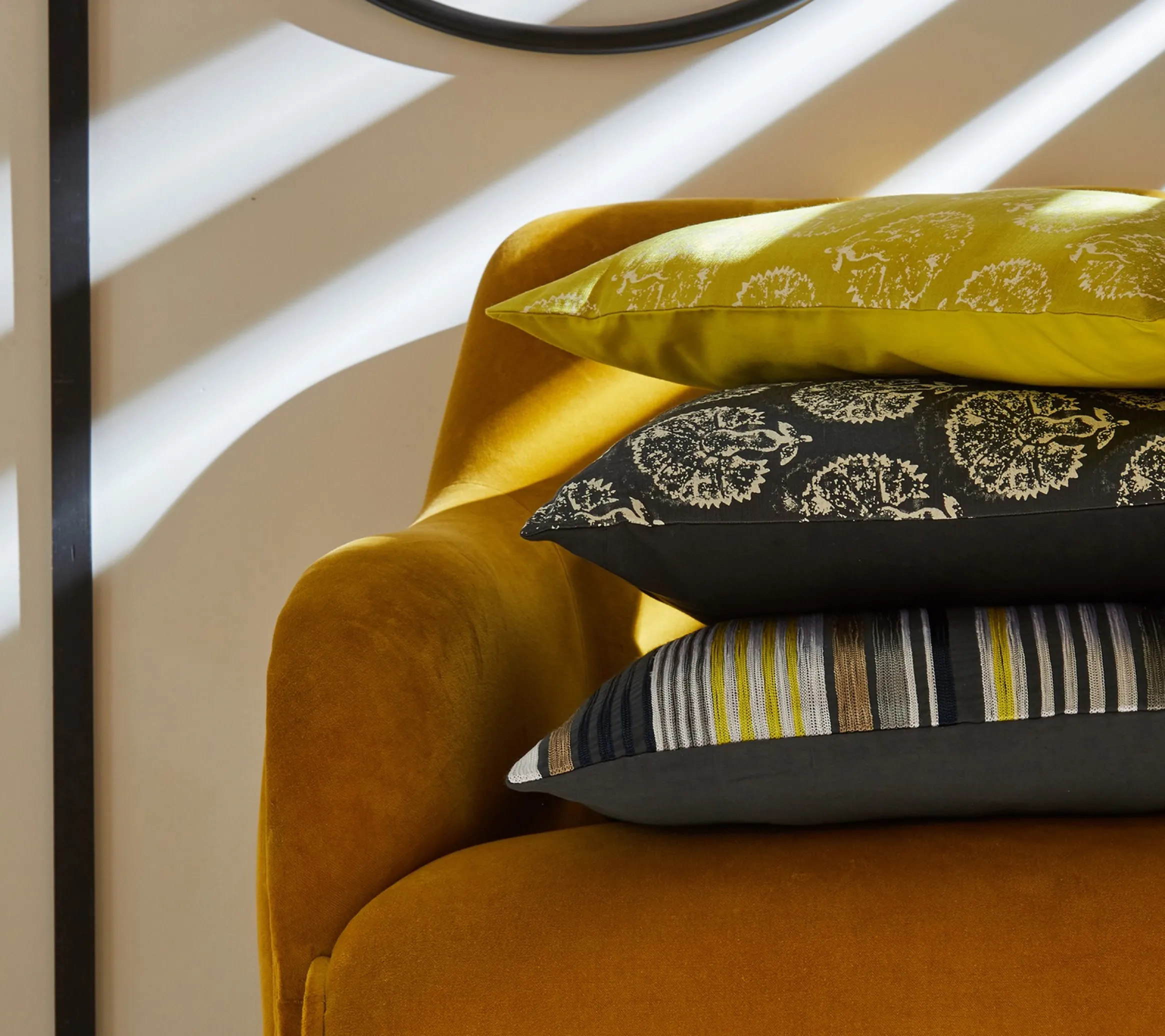 ENSEMBLE ENVELOPPE COUSSIN ARC EN CIEL ANTHRACITE
