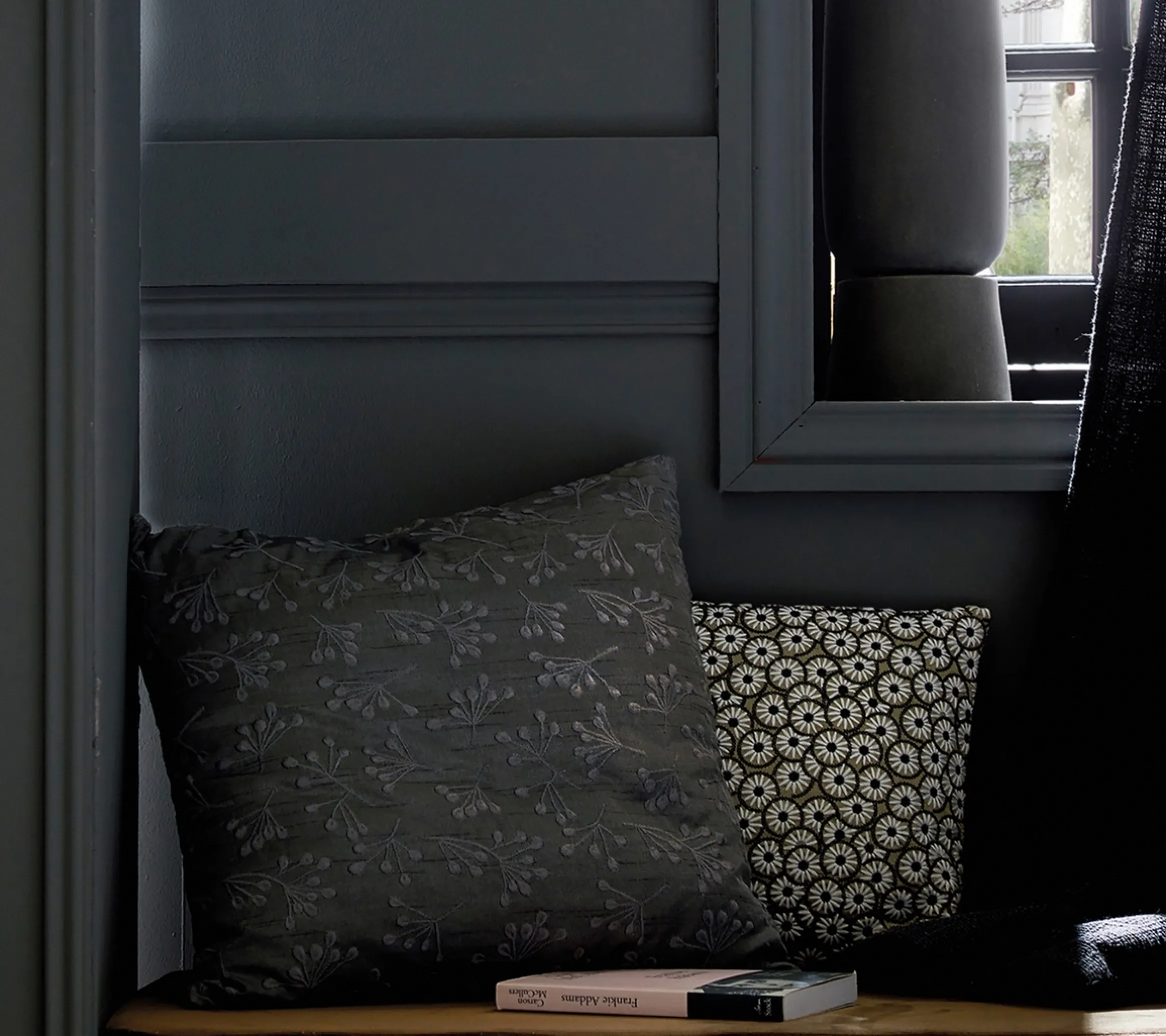 ENSEMBLE ENVELOPPE COUSSIN EMPIRE ACIER
