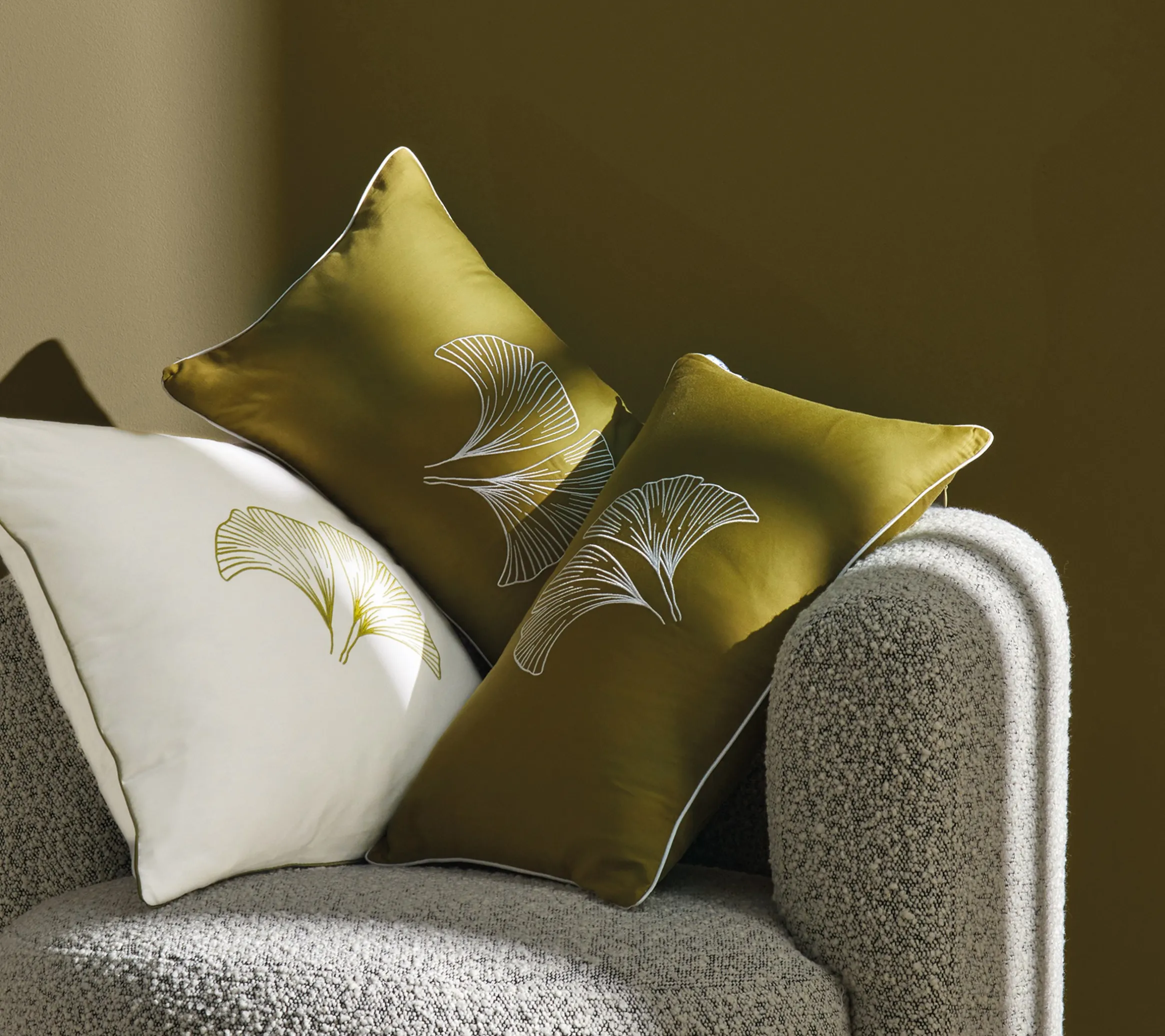 ENSEMBLE ENVELOPPE COUSSIN GINGKO OLIVE